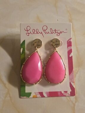 NWT!! LILLY PULITZER MOONLIGHT EARRINGS IN PINK PALMS  RARE/RETIRED